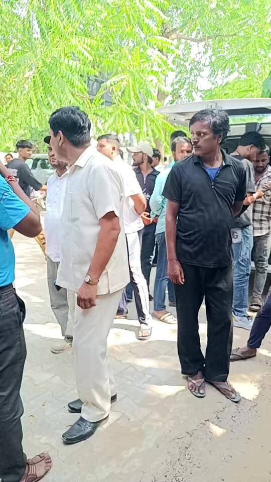 कालकाजी मंदिर जा रहे दो युवकों की सड़क हादसे में हुई मौ+त पुलिस जांच में जुटी