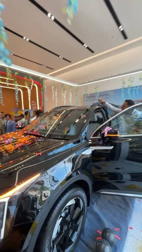 बिलासपुर में सदर विधायक त्रिलोक जमवाल ने किया the kiya sorento गाड़ी का विमोचन