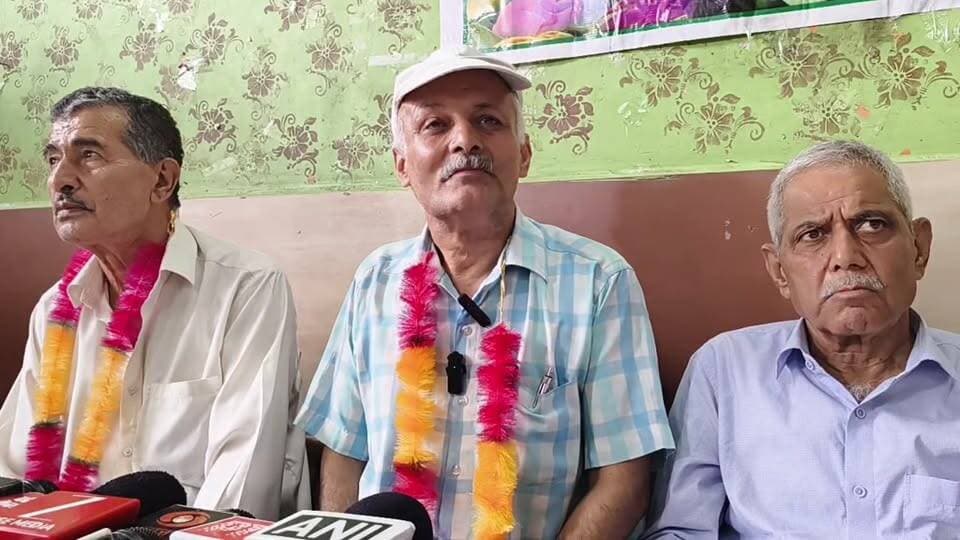 Live नाहन:जिला सिरमौर राजकीय सेवानिवृत्त अध्यापक संगठन की बैठक सम्पन्न, नई कार्यकारिणी का हुआ गठन.. देखे लाइव प्रसारण