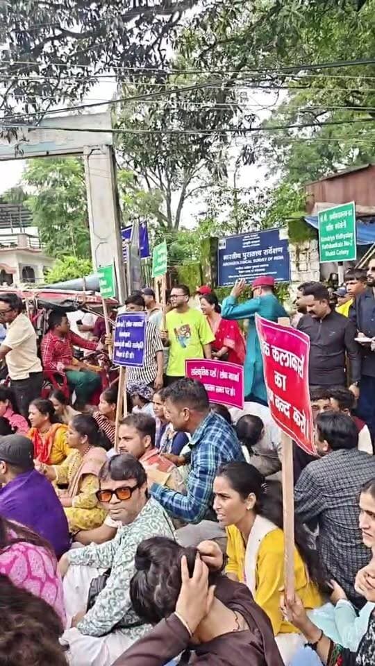उत्तराखंड के लोक कलाकार संघ ने किया मुख्यमंत्री आवास कूच
