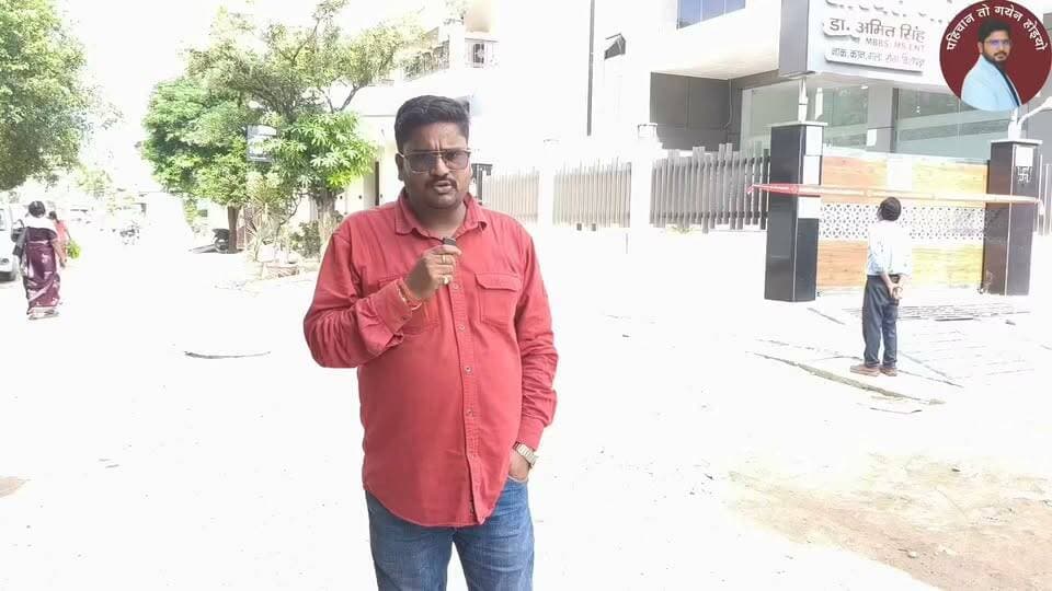 रायबरेली में शाश्वत नर्सिंग होम पर RDA की बड़ी कार्रवाई, किया गया सील बालिका की मौत के बाद खुली पोल, आवासीय परिसर में बिना पंजीकरण चल रहा था नर्सिंग होम
BJP INDIA Samajwadi Party Dinesh Pratap Singh Keshav journalist Chief Minister Office Uttar Pradesh Akhilesh Yadav Manoj Pandey