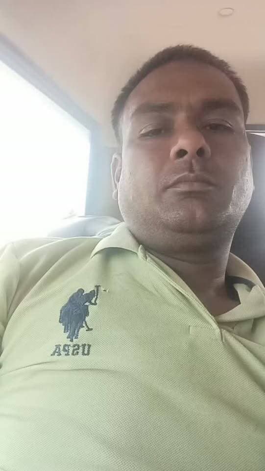 #चित्रकूट दर्शन की ओर सफर जारी है… 🚩🙏
रास्ते में हमीरपुर पहुंचकर सफर का मजा कुछ खास हो गया। कहीं हरियाणा की जलेबी, तो कहीं पंजाबी समोसे, साथ में पानीपत के बतासे और रनिया का ठंडा—वहीं कानपुर की मशहूर ऐसनकी चाय का स्वाद भी लिया। ☕😋
यात्रा का असली आनंद यही है—मंजिल के साथ रास्तों के स्वाद और यादें भी साथ जुड़ती जाएं। ❤️
चित्रकूट अभी 180 किलोमीटर बाकी है…
मन में उत्साह है, दिल में भक्ति है और जुबां पर बस एक ही नाम—जय श्री राम 🚩🙏
चित्रकूट धाम की ओर… दर्शन की लालसा और आस्था के साथ सफर जारी है। 🚗🛣️✨