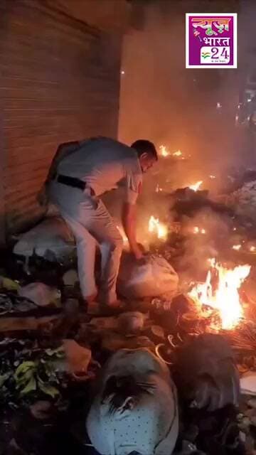सोनीपत बस स्टैंड पर आग के बीच पुलिसकर्मी ने संभाला मोर्चा