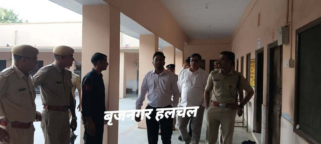 #जिला_कलेक्टर_मयंक_मनीष_ओर_एसपी_कांबले_शरण_गोपीनाथ_ने_मतदान_केंद्रों_का_किया_निरीक्षण_
#संबंधित_व्यवस्थाओं_का_लिया_जायजा__
#बृजनगर_____