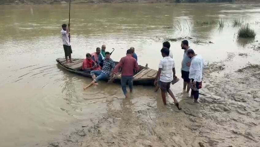 लोगों की समस्याओं पर जिला प्रशासन और सरकार का ध्यान आकर्षण करना प्राथमिकता उसके लिए हम ग्राउंड पर हम उतरते हैं,इसी क्रम में दूघरा गांव के ग्रामीणों की समस्याओं को लेकर डीएम से मिले तो उन्होंने भी इस मामले में संज्ञान लेने की बात कही....