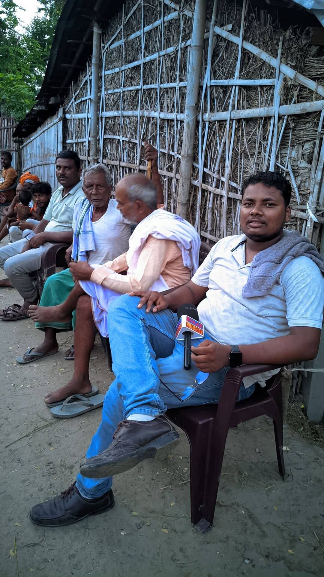 खबर करने के दौरान खगड़िया बेलदौरा थाना क्षेत्र के सकरोहर पंचायत के वार्ड नंबर 11 में <nis:link nis:type=tag nis:id=खगड़िया nis:value=खगड़िया nis:enabled=true nis:link/>