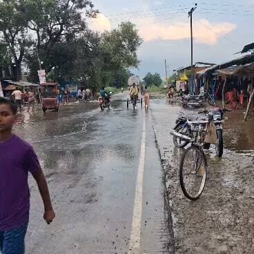 पलिया कलां निघासन रोड इटैया चौराहै पर बाढ का पानी चलने लगा
#MYogiAdityanath #रोमीसाहनी #NepalFloods #paliakalan #UPNews #fishing #nepal #LakhimpurKheri #followers #highlights