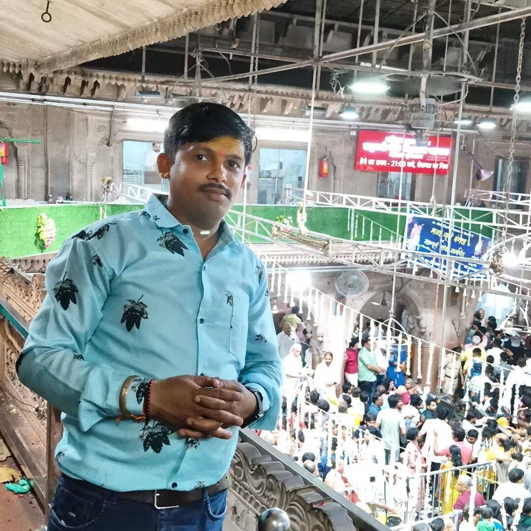 प्रिय छोटेभाई रोहित वार्ष्णेय कान्हा को जन्मदिवस के अवसर पर बहुत-बहुत बधाई व शुभकामनाए.