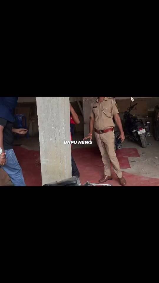 छपरा के होटल पैशन में पुलिस की रेड, 4 युवक और 4 युवतियां पकड़े गए