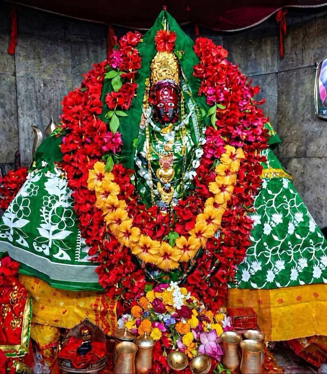 কৌশিকী অমাবস্যার পুণ্য তিথিতে অপরূপ সাজে মা ত্রিপুরাসুন্দরীর মঙ্গলময় দর্শন। 🙏🌺 জয় মা ত্রিপুরাসুন্দরী।