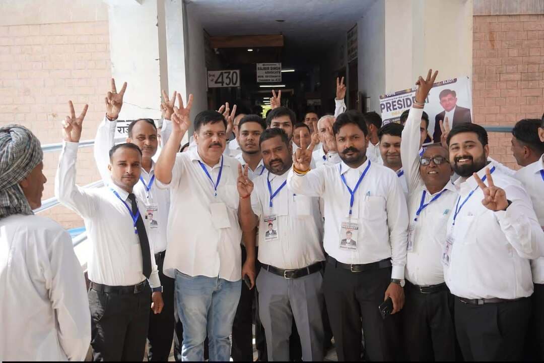 चार बार के लगातार जिला बार एसोसिएशन के प्रधान रहे एडवोकेट सत्यजीत पिलानिया की टीम के साथी एडवोकेट विकास बुडानियां के प्रधान पद के चुनाव प्रचार के दौरान सभी अधिवक्ता साथियों में ज़बरदस्त उत्साह दिखाई दे रहा है।बाकी वक्त बताएगा।।
#satyjitpilaniya
#advocatebhiwani
#advocatevikasbudaniya
#jilabarassociationbhiwani