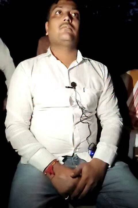 मऊ 11 सितंबर दिन शुक्रवार को कलेक्ट्रेट पर बड़ा धरना प्रदर्शन
मऊ कलेक्ट्रेट परिसर स्थित धरना स्थल पर शुक्रवार, 11 सितंबर को यूजीसी रोलबैक, समान आरक्षण सहित विभिन्न मांगों को लेकर धरना-प्रदर्शन किया जाएगा।
धरना प्रदर्शन के उपरांत राष्ट्रपति के नाम संबोधित ज्ञापन जिलाधिकारी, मऊ को सौंपा जाएगा।
स्थान: कलेक्ट्रेट परिसर, मऊ
दिन: शुक्रवार, 11 सितंबर 2026
कार्यक्रम के संयोजको ने धरना स्थल पर आने के लिए लोगों को आह्वान किया!
