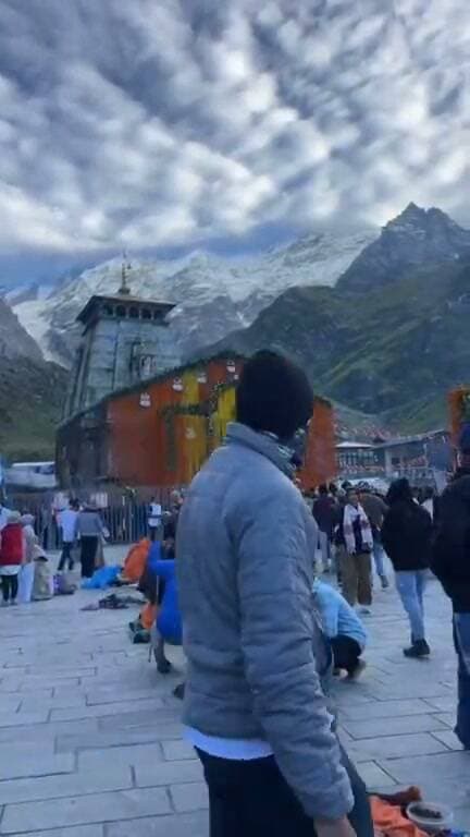 श्री केदारनाथ धाम से आज बृहस्पतिवार के दिव्य मंगलमय दर्शन कीजिए, हर हर महादेव जय श्री केदार 🌹👏🌹