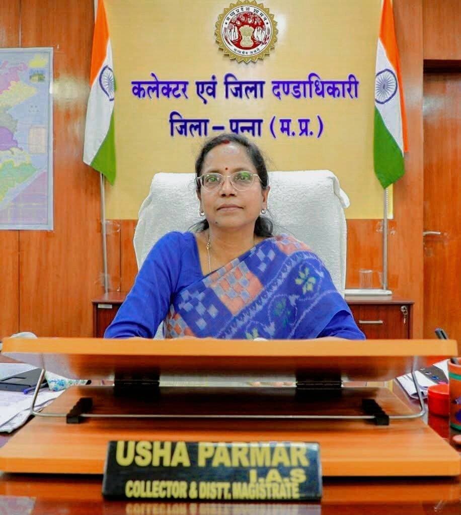 समय सीमा में काम नहीं किया तो कलेक्टर ने लगाया जुर्माना!
पन्ना में 13 अधिकारियों पर ₹23,500 की शास्ति, आगामी वेतन से होगी वसूली
सरकारी कामकाज में लापरवाही अब जेब पर भी भारी पड़ सकती है। पन्ना में लोक सेवा गारंटी अधिनियम के तहत नागरिकों के आवेदनों का समय सीमा में निराकरण नहीं करने पर कलेक्टर एवं द्वितीय अपीलीय अधिकारी ऊषा परमार ने 13 अधिकारियों के खिलाफ अर्थदण्ड की कार्रवाई की है।
कुल ₹23,500 का अर्थदण्ड लगाया गया है, जिसकी वसूली संबंधित अधिकारियों के आगामी वेतन से की जाएगी।
कार्रवाई की जद में तहसीलदार शाहनगर कोमल सिंह सहित पवई, गुनौर, अजयगढ़, रैपुरा और अन्य विभागों के अधिकारी-कर्मचारी शामिल हैं।
सबसे अधिक अर्थदण्ड विकासखंड शिक्षा अधिकारी शाहनगर रागिनी तिवारी पर लगाया गया है। 17 प्रकरणों का समय सीमा में निराकरण नहीं करने पर ₹8,500 की शास्ति अधिरोपित की गई है।
वहीं बाल विकास परियोजना अधिकारी पवई श्रद्धा श्रीवास्तव पर 10 प्रकरणों के लिए ₹5,000 तथा तहसीलदार गुनौर संतोष कुमार अरिहा पर 8 प्रकरणों के लिए ₹4,000 का अर्थदण्ड लगाया गया है।
कलेक्टर ने संबंधित अधिकारियों को भविष्य में ऐसी लापरवाही दोहराए जाने पर अनुशासनात्मक कार्रवाई की चेतावनी भी दी है।
यानी अब संदेश साफ है—
सरकारी सेवा में समय सीमा सिर्फ कागजों पर नहीं, काम में भी दिखाई देनी चाहिए।
<nis:link nis:type=tag nis:id=panna nis:value=Panna nis:enabled=true nis:link/> <nis:link nis:type=tag nis:id=shahnagar nis:value=Shahnagar nis:enabled=true nis:link/> <nis:link nis:type=tag nis:id=loksewaguarantee nis:value=LokSewaGuarantee nis:enabled=true nis:link/> <nis:link nis:type=tag nis:id=jansamparkmp nis:value=JansamparkMP nis:enabled=true nis:link/> <nis:link nis:type=tag nis:id=madhyapradesh nis:value=MadhyaPradesh nis:enabled=true nis:link/>