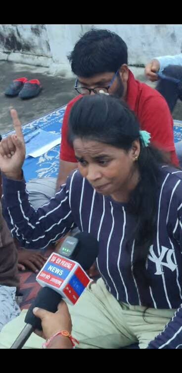 छात्रों के बाथरूम में क्यो गई प्रशासन यह कैसा प्रशासन है जो बच्चियों के साथ ऐसा बर्ताव कर रही है #nainewstv #prayagrajnews