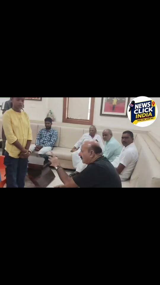 #LakhimpurKheri: भाजपा विधायक रोमी साहनी कराएंगे बच्चों की पढ़ाई, नहीं होगी पढ़ाई बाधित
#LakhimpurKheri #वायरल_वीडियो #BreakingNews Romi Sahni