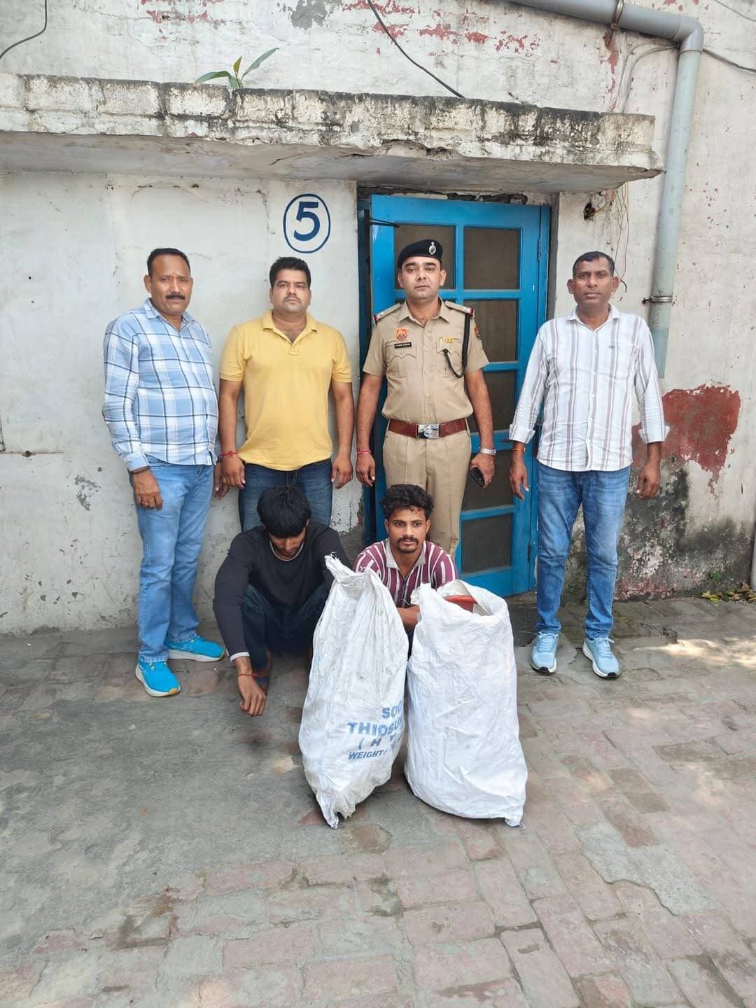 <nis:link nis:type=tag nis:id=panipat nis:value=Panipat nis:enabled=true nis:link/> देशराज कॉलोनी स्थित फैक्टरी में चोरी करने वाले दो आरोपी गिरफ्तार, चोरी किया गैस सिलेंडर, चूल्हा, बिजली मोटर व वायर बरामद
सीआईए थ्री पुलिस टीम ने काबू किया
<nis:link nis:type=tag nis:id=panipatnews nis:value=panipatnews nis:enabled=true nis:link/> <nis:link nis:type=tag nis:id=haryananewsupdate nis:value=haryananewsupdate nis:enabled=true nis:link/>