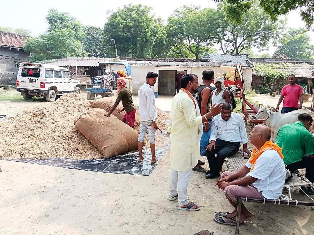 समाहरणालय बक्सर
(जिला जन संपर्क कार्यालय)
प्रेस विज्ञप्ति:- दिनांक 10 सितंबर 2026
आपदा शाखा से प्राप्त सुचना अनुसार प्रभावित अंचल की संख्या 05, प्रभावित पंचायत की संख्या 13, प्रभावित गांव की संख्या 27, प्रभावित जनसंख्या 9989, अब तक चलाए गए नावों की संख्या 37, आज चलाये जा रहे नावों की संख्या 13, अब तक वितरित पॉलिथीन शीट्स की संख्या 6055, आज वितरित पॉलिथीन शीट्स की संख्या 253, अब तक वितरित सूखा राशन पैकेट की संख्या 700, आज वितरित सूखा राशन पैकेट की संख्या 300 एवं अब तक वितरित पशु चारा की संख्या 65.75 (क्विंटल) किया गया है।
जिला जन संपर्क कार्यालय
बक्सर।
@top fans Information & Public Relations Department, Government of Bihar Samrat Choudhary CMO Bihar Buxar Administration Buxar Police जिला प्रशासन बक्सर Disaster Management Department Govt. of Bihar #IPRDBihar #BuxarNews #buxarcity #buxarjila #bihar #buxar