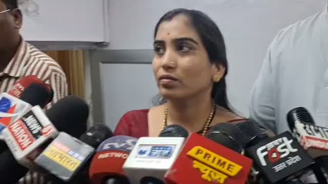 झांसी नगर निगम की कार्यकारिणी चुनाव में हार के बाद पार्षद रितिका ने लगाए गंभीर आरोप,कहा मुझे तो ऐसा लगता है कि ब्राह्मण महिला को नहीं बढ़ने देंगे आगे