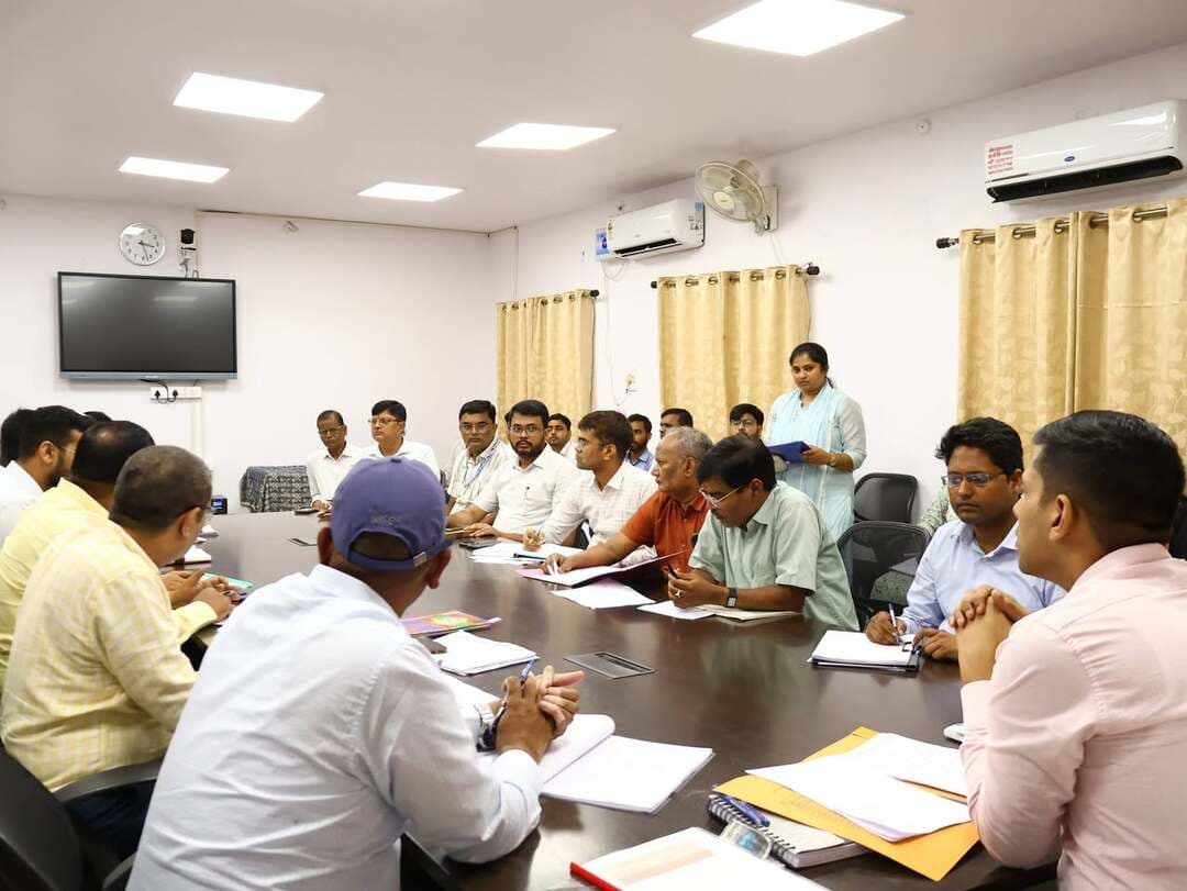 आज श्री अंशुल अग्रवाल जिला पदाधिकारी, बांका की अध्यक्षता में समाहरणालय स्थित मिनी सभागार में कृषि टास्क फोर्स की बैठक आयोजित की गई।
