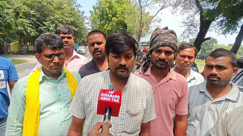 मऊ रेलवे जंक्शन पर ऑटो चालकों से लगातार बदसलूकी का आरोप, चालकों ने दिया बड़ा बयान #खबरेंअभीतक #KhabareAbhiTak #मऊ #ऑटोरिक्शा