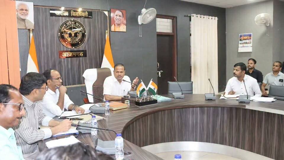 डीएम रविंद्र कुमार ने कलेक्ट सभागार में दिए कड़े निर्देश