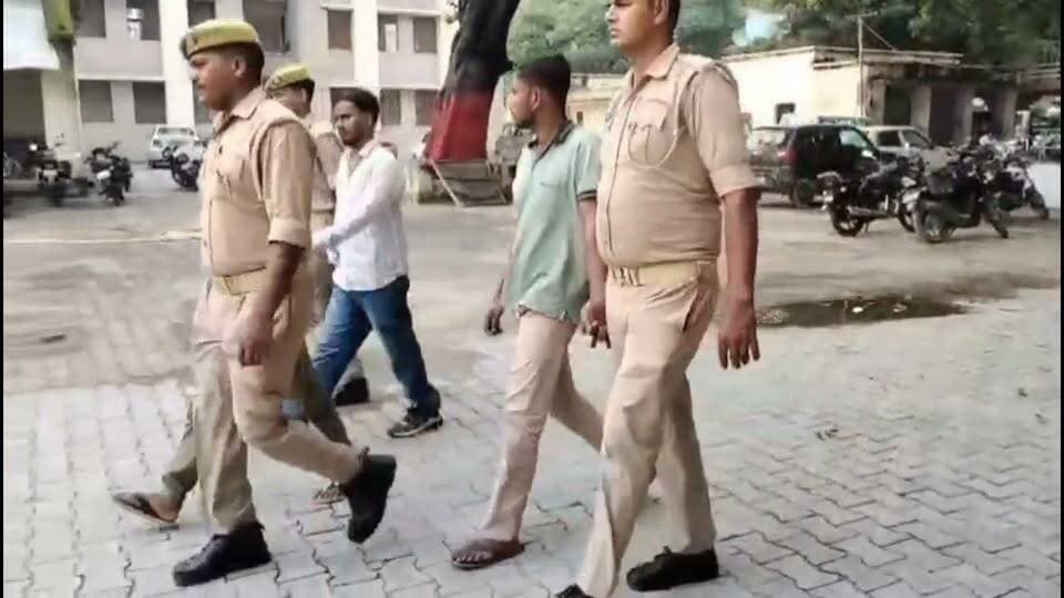 व्यापारी से ठगी करने वाले सिपाही और साजिश करता गिरफ्तार क्या है पूरा मामला देखिए रिपोर्ट