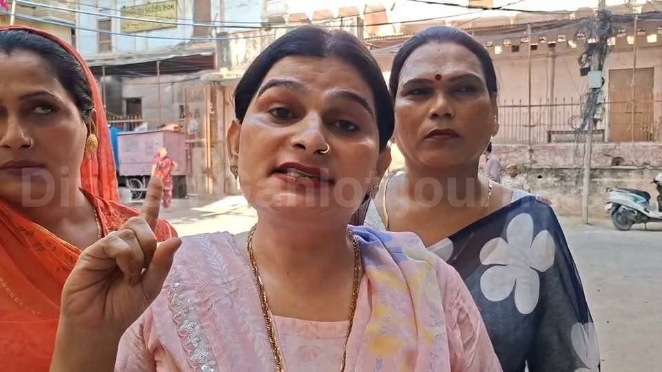 मतदान के महापर्व में किन्नर समाज ने निभाई जिम्मेदारी, मतदाताओं से की मतदान की अपील!
#RajasthanNews #LatestNews #elections