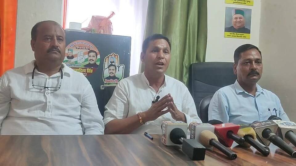 #kullu कुल्लू कांग्रेस ब्लॉक अध्यक्ष गोपाल ठाकुर की पत्रकार वार्ता
देसी चैनल देवभूमि कुल्लू देसी चैनल कुल्लू देसी चैनल कुल्लू