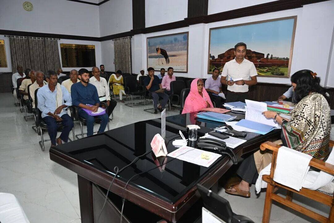 द्वितीय अपील के 26 मामलों की डीएम ने की सुनवाई, लंबित शिकायतों के त्वरित निपटारे का निर्देश.. See more