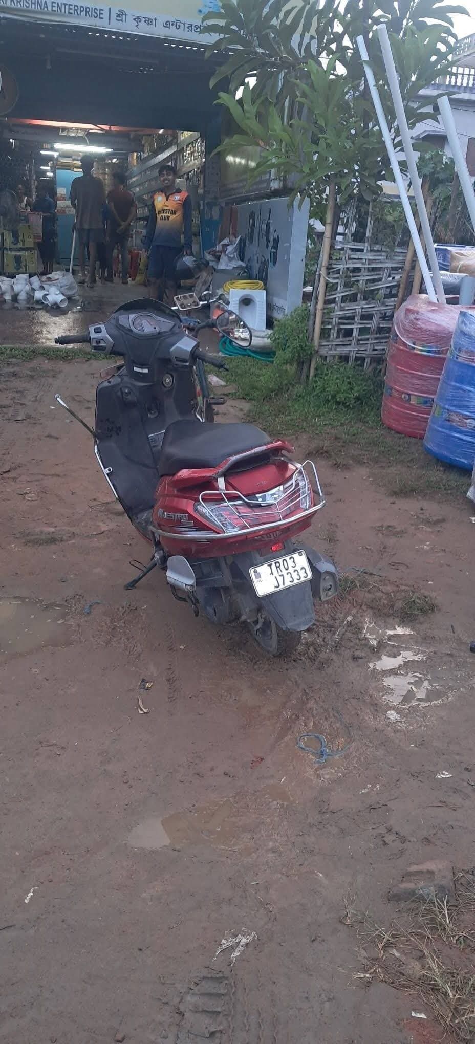 এইমাত্র রামেশ চৌমনীতে দুর্ঘটনাটি ঘটেছে।নাবালকের হাতে স্কুটি এক্সিডেন্ট। ঘুমন্ত উদয়পুরের ট্রাফিক।