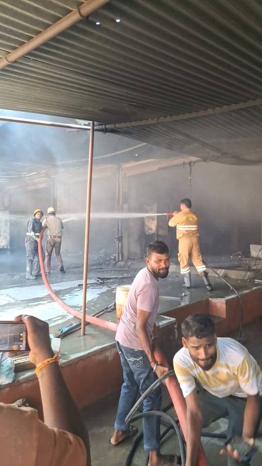 #LakhimpurKheri : रामापुर में वर्मा फर्नीचर की दूकान में लगी आग, दुकान जलकर हुई ख़ाक,मौके पर कई फायर ब्रिगेड मौजूद
#ग्राउंड_रिपोर्ट #लखीमपुर_खीरी #LakhimpurKheri #उत्तर_प्रदेश #UPNews