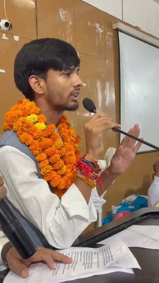 शपथ ग्रहण समारोह में गरजे छात्र संघ अध्यक्ष हिमांशु भंडारी, कहा छात्र हितों के लिए होगा काम