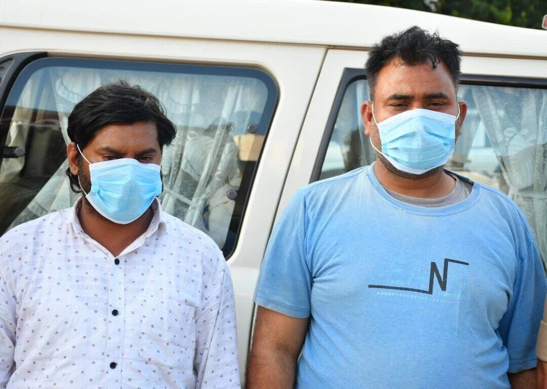 बदायूं में योजना बना कर चोरी की बारदात बनाने बाले दो शातिर चोर गिरफ्तार कर एक करोड़ की चोरी का खुलासा किया 79 लाख नकदी व 21 लाख के सोने के जेवरात एक हुंडई वर्ना कार बरामद की बडा