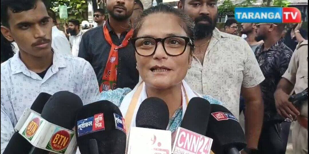 সন্তোষ মোহন দেবের কংগ্রেস আর নেইঃসুস্মিতা