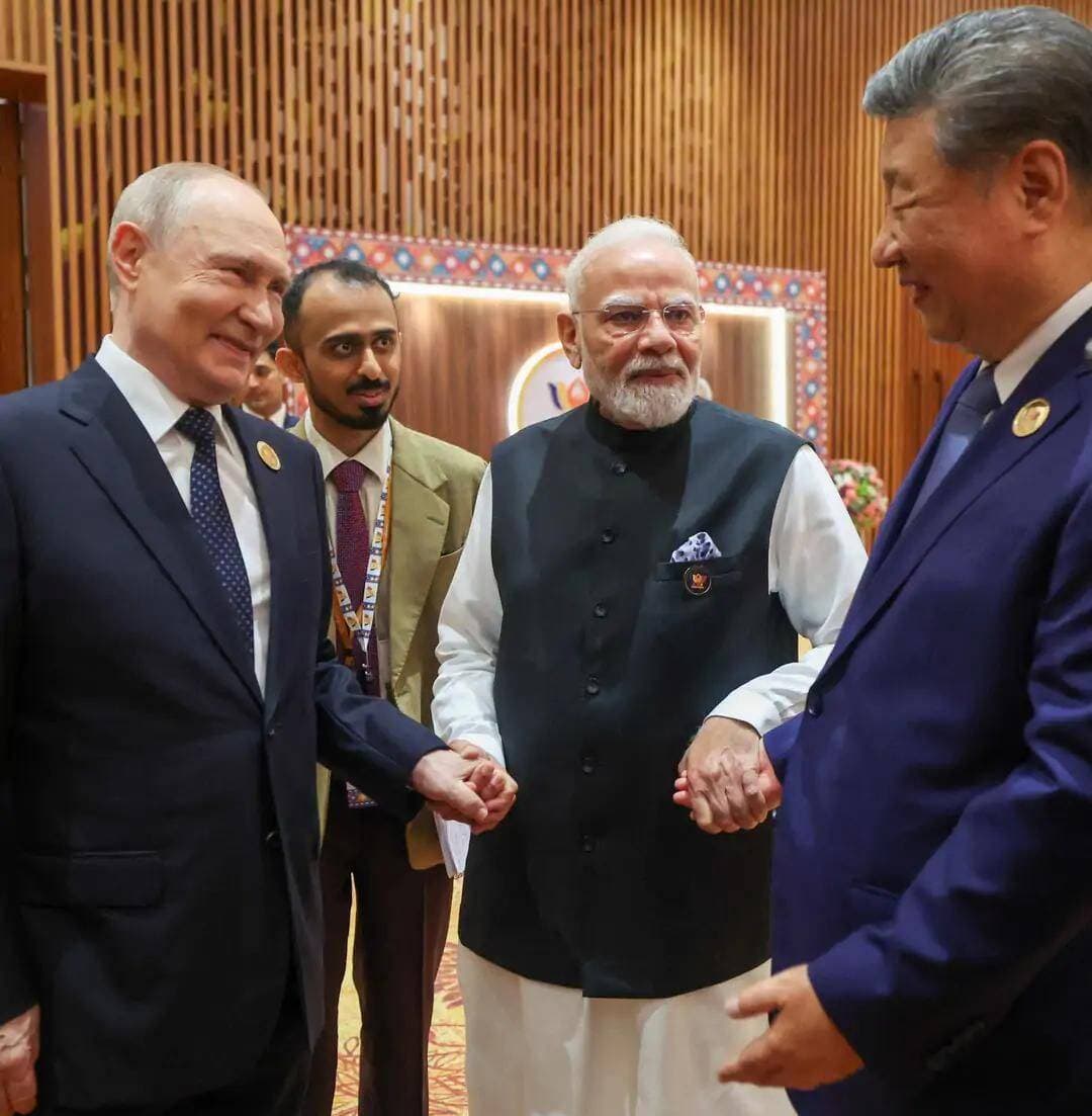 रूस और चीन समेत BRICS के साझा बयान में पहलगाम हमले की निंदा: टेरर फंडिंग रोकने पर जोर; कहा- आतंकियों को पनाह देने वालों पर मिलकर एक्शन लेंगे <nis:link nis:type=tag nis:id=bricssummit2026.#भारत nis:value=BRICSSummit2026.#भारत nis:enabled=true nis:link/> <nis:link nis:type=tag nis:id=chhattisgsrhupdate nis:value=chhattisgsrhupdate nis:enabled=true nis:link/>