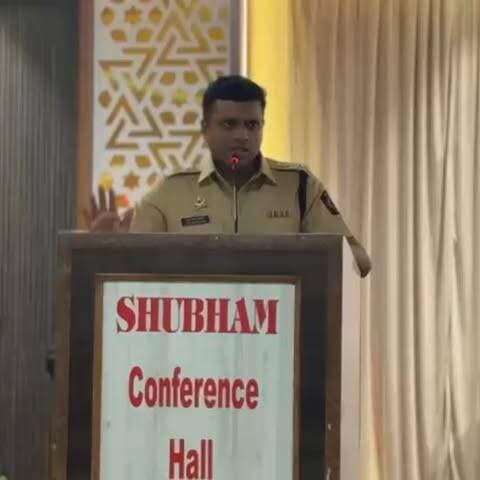 सोलापूर ग्रामीण पोलीस दलातील सोलापूर उपविभागातील पोलीस ठाणे हद्दीमध्ये शांतता कमिटीची बैठक संपन्न गणेशोत्सव शांततेत सुरक्षित देत व उत्साहात साजरा करण्यासाठी कायदा व सुव्यवस्था वाहतूक व्यवस्था ध्वनिक्षेपकाचे वापर न करण्याबाबत तसेच सामाजिक सलोखा तसेच प्रशासनाच्या सूचनांचे पालन करण्याबाबत मार्गदर्शनपर सूचना देण्यात आल्या