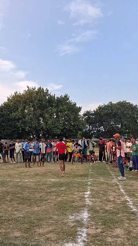 🤼♂️ राजेंद्र स्टेडियम ऊर्जानगर के प्रांगण में कबड्डी खेल का आयोजन 🏆
खेल प्रेमियों के लिए रोमांच और उत्साह से भरा कबड्डी मुकाबला। खिलाड़ियों ने शानदार प्रदर्शन कर दर्शकों का खूब मनोरंजन किया।
#कबड्डी #Kabaddi #राजेंद्र_स्टेडियम #ऊर्जानगर #महागामा #गोड्डा #खेल_प्रतियोगिता #खेल_प्रेमी #झारखंड #sports