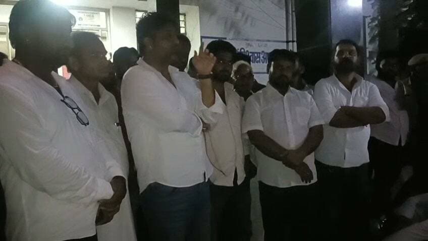 राजसमंद में पुलिस कार्यालय पर आधी एसपी हेमंत कलाल के आश्वासन पर खत्म हुआ धरना
#rajsamandnews