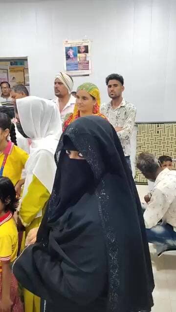 #चण्डौस मौसम बदलते ही सीएचसी पर बड़ी मरीजो की भीड़ #chandaus