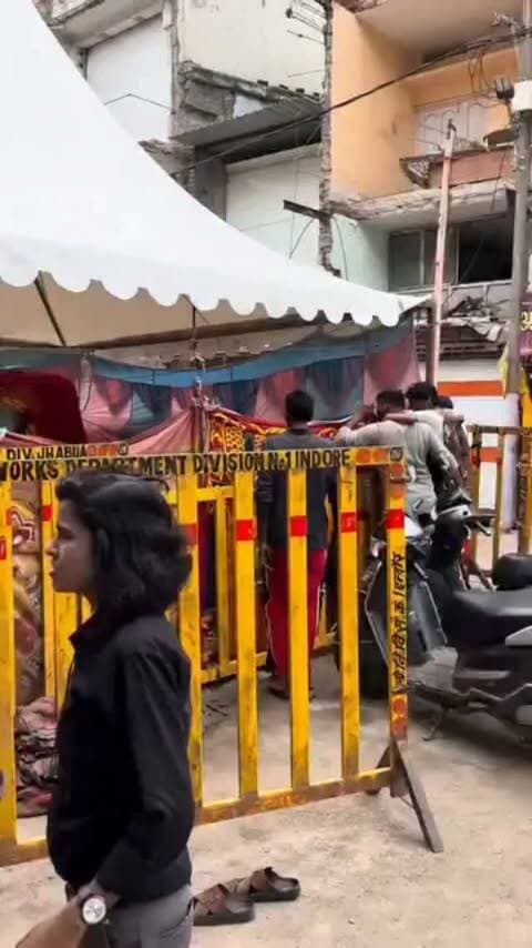 उज्जैन के खड़े हनुमान जी एक इंच तक भी ना हिला सके और अन्त हार मान चुके है, जय श्री राम 🙏
#ujjain #khdehanumanji