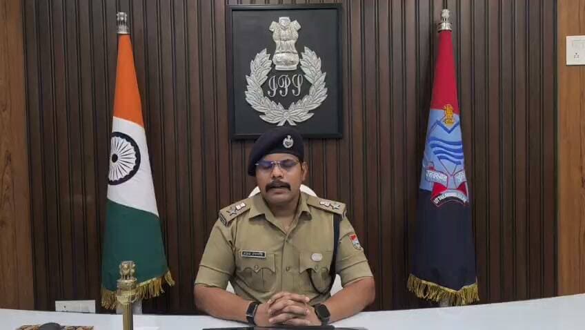 युवती हत्याकांड का खुलासा: आईटीआई पुलिस ने तीन अभियुक्तों को किया गिरफ्तार, अवैध तमंचा और कारतूस बरामद