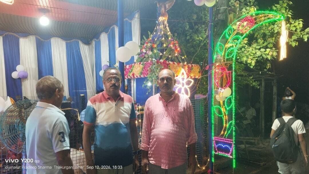 क्लब फील्ड वार्ड 02 में शनि महाराज के दरबार में भक्तों की उमरी भीड़
