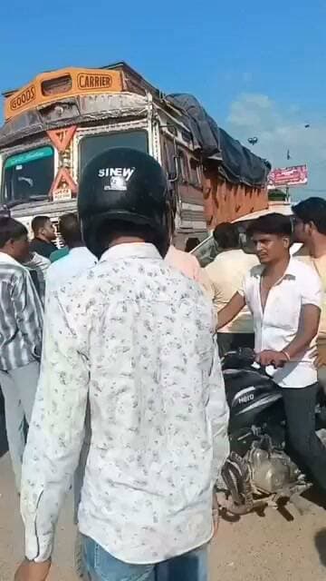 बाल बाल बचे पूर्व विधायक राम दर्शन यादव