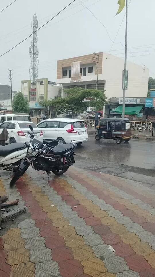 आज दिनाक 12 सप्टेंबर रोजी माजलगाव शहरात पावसाने दमदार एंट्री मारली...