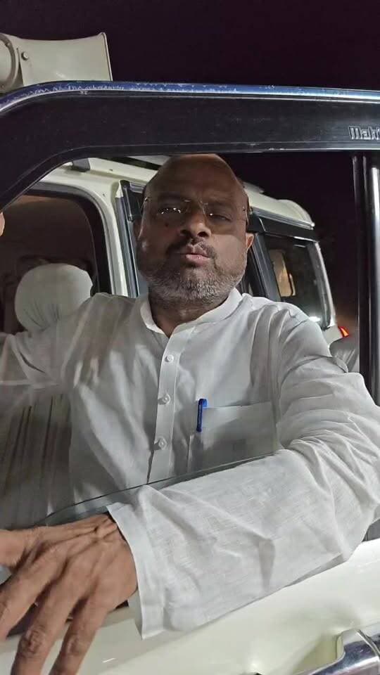 पूर्व सांसद सह पूर्व मंत्री व भाजपा के वरिष्ठ नेता डॉ अर्जुन राय का सीतामढ़ी के लालू यादव चौक से लाइव टेलीकास्ट---- अंत तक देखें मजा आ जाएगा।
#spsitamarhi #dmsitamarhi #DrArjunRay #MP #CMBihar