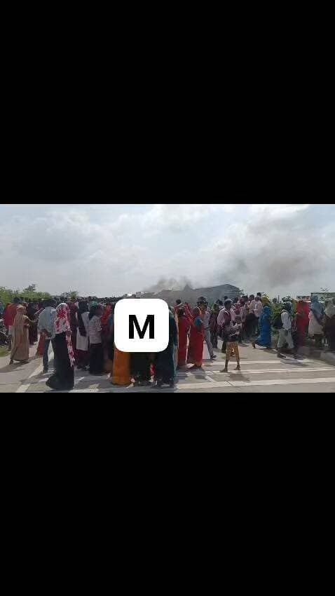 रतनपुर धर्म काटा के समीप चालक की हत्या कर शव फेकने के मामले लोगो ने सड़क जाम कर किया प्रदर्शन