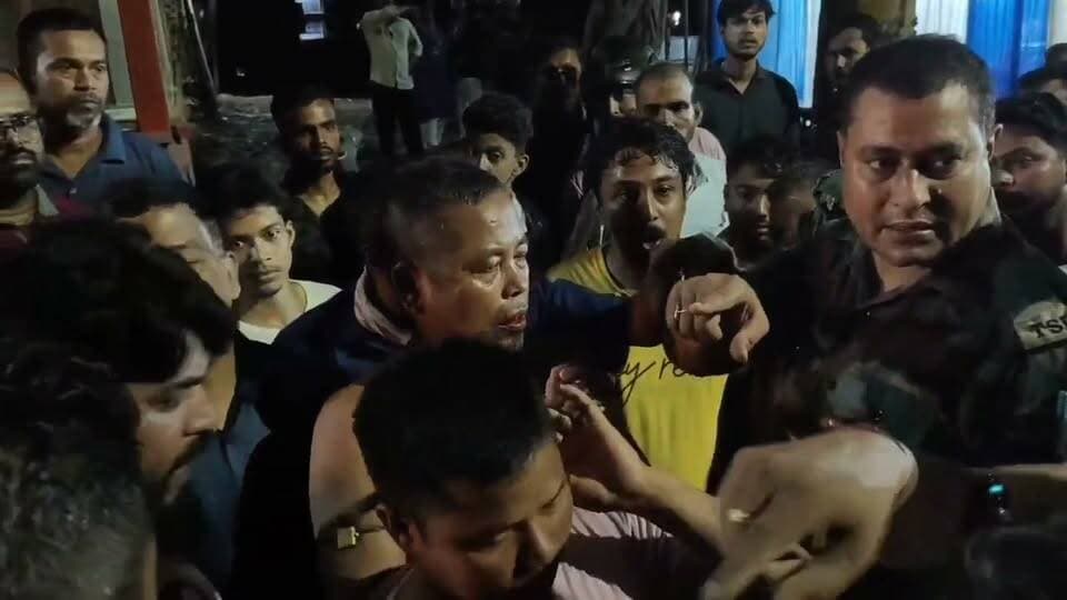 ধর্মনগরে ওয়াগনআর ও ই-রিকশার মুখোমুখি সংঘর্ষ, আহত তিন !!
#dharmanagar #kanchanpur #panisagar #Kadamtala #kailashahar #churaibari #BreakingNews #khowai #agartala #tripura