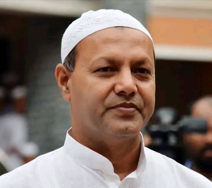 রবিবার বিকেল ৪টা ৩০ মিনিটে তাঁর পুরনো বাড়ি টুকেরবাজারে প্রয়াত জননেতা সিদ্দিক আহমেদের নামাজে জানাজা অনুষ্ঠিত হবে।**