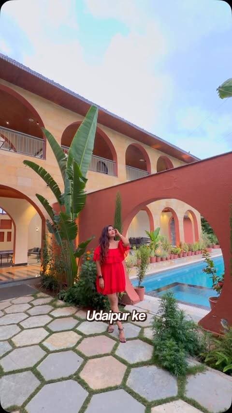 Plunge Pool Room in Udaipur at just ₹6000/- 🤑
We stayed at this newly opened retreat in Udaipur with amazing vibe and aesthetics.
And the best part was that it is very budget friendly.
Superior Rooms start at just ₹4500/- per night.
Comment ‘Retreat’ for booking details.
#udaipur #udaipurcity #udaipurtourism #lakecityudaipur
